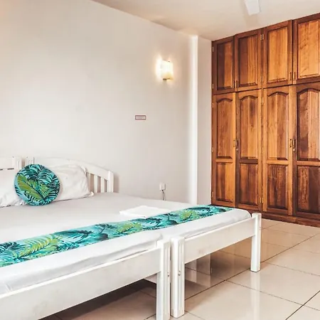 Beachfront Furnished Apartment Mombasa Exterior photo